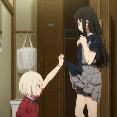 大揭秘:jk裙子里面是什么样子的?互掀jk裙子动漫视频